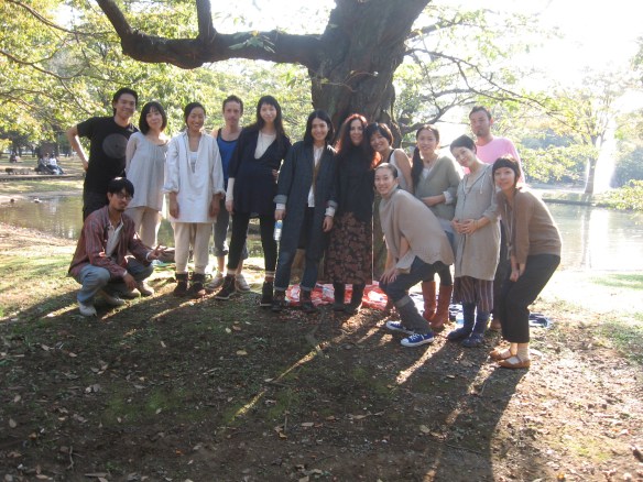 10-12-09-Japan-Yoyogi Park-modeling session