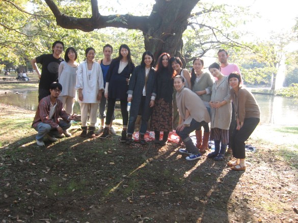 10-12-09-Japan-Yoyogi Park-modeling session